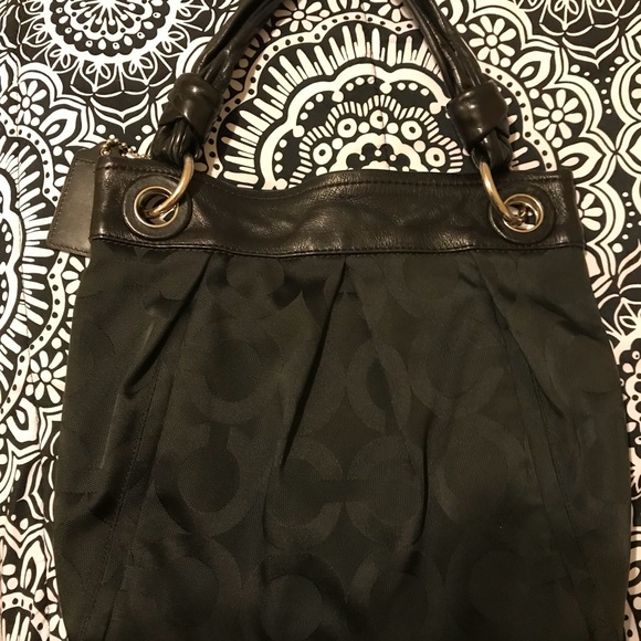 Authentic Coach Hobo in Black Canvas - Picture 3 of 8